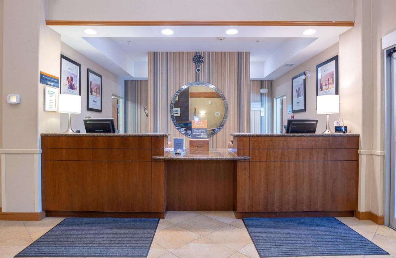 Sandman Hotel And Suites Squamish Exterior photo