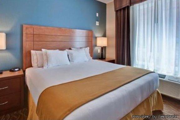 Sandman Hotel And Suites Squamish Room photo
